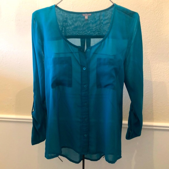 Tops - Beautiful sheer button down top